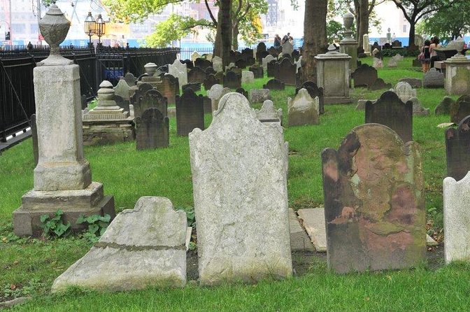 NYC Greenwich Village Ghost Tour - Where you meet (and how this tour gets you moving fast)