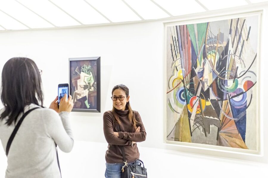NYC: Guggenheim Museum Entry Ticket - Download the audio guide on site: how to use it well