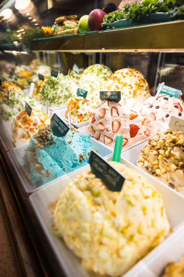 NYC: Guided Bagel Tour with Bagel Tastings - Bagel Pub to your first bite: what the 2-hour tour feels like