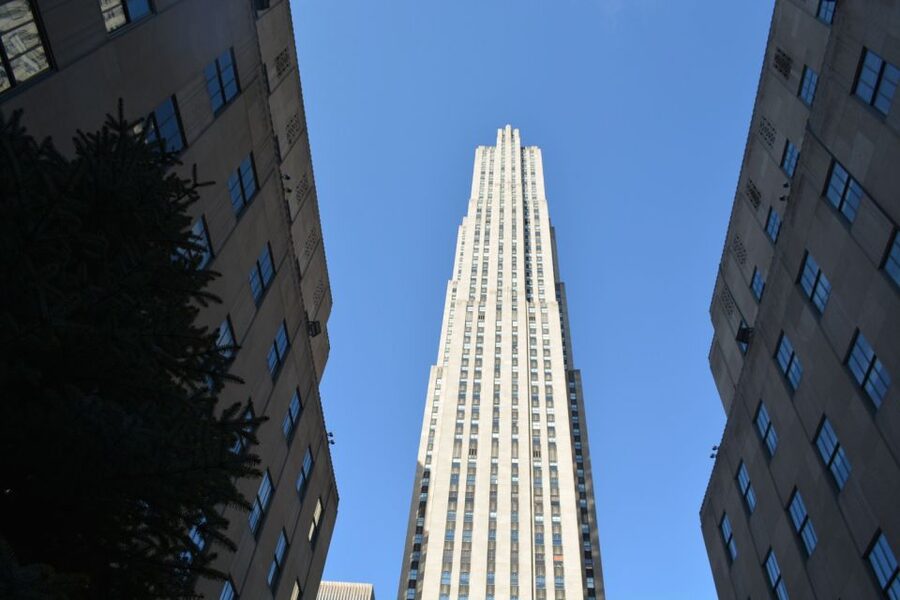 NYC: Guided Bus and Walking Tour with Staten Island Ferry - Rockefeller Center: St. Patrick’s views and the Today show area