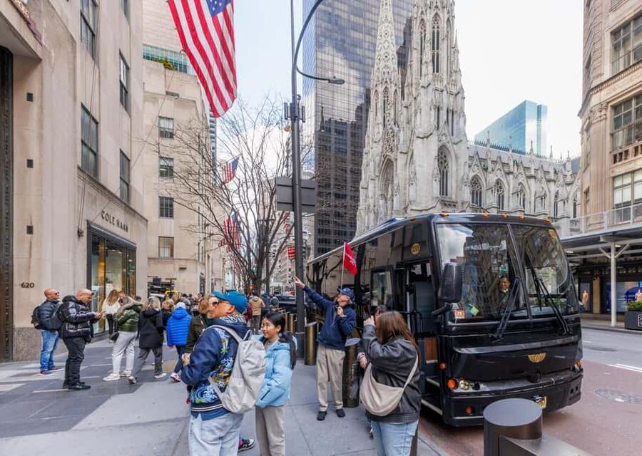 NYC: Half-Day Luxury Bus Tour of Top Highlights - St. Patrick’s Cathedral, Fifth Avenue, and Midtown Icons from the Windows