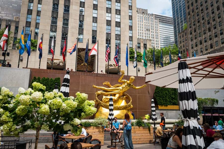 NYC: Half-Day Luxury Bus Tour with Empire State Access - Pier 17, Brooklyn Bridge views, and a 9/11 Memorial moment
