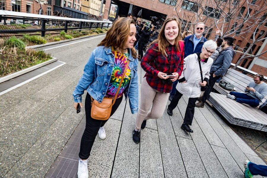 NYC: High Line, Chelsea, & Meatpacking District Walking Tour - Guide Style, Group Pace, and Weather Reality