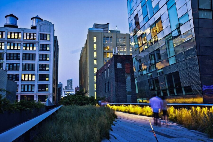 NYC: High Line, Chelsea, & Meatpacking District Walking Tour - Chelsea Market Start: Why This Place Sets the Tone