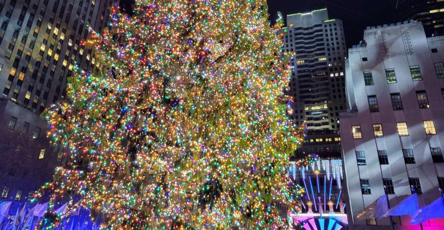 NYC: Holiday Lights Guided Bus Tour - Lower Manhattan and the ride back to Times Square