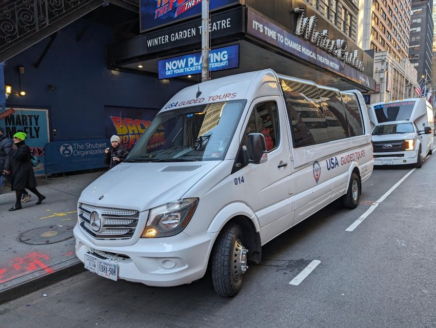 NYC: Holiday Lights Guided Bus Tour - Little Italy snack stop: helpful, but not included