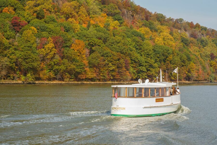 NYC: Hudson River Fall Foliage Yacht Tour - Weather, audio, and distance: setting the right expectations