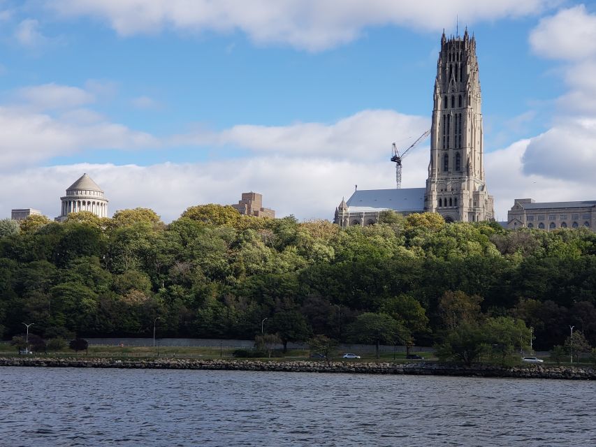 NYC: Hudson River Fall Foliage Yacht Tour - Yacht Kingston seating: how you avoid the worst cruise-view problems