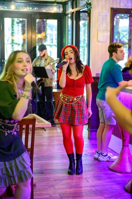 NYC: Immersive Dinner Show with Live Music - Who should book this dinner show (and who might skip it)