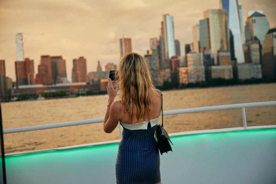 NYC: July 4th Fireworks Cruise + BBQ Buffet on Grand Mariner - Macy’s Fireworks From the Water: Prime Viewing Without the Sidewalk Grind