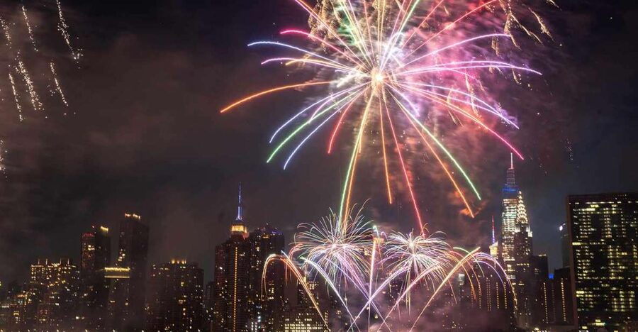 NYC: July 4th Fireworks Party Cruise with BBQ Buffet & Bar - The DJ and the party rhythm: When to be inside vs outside