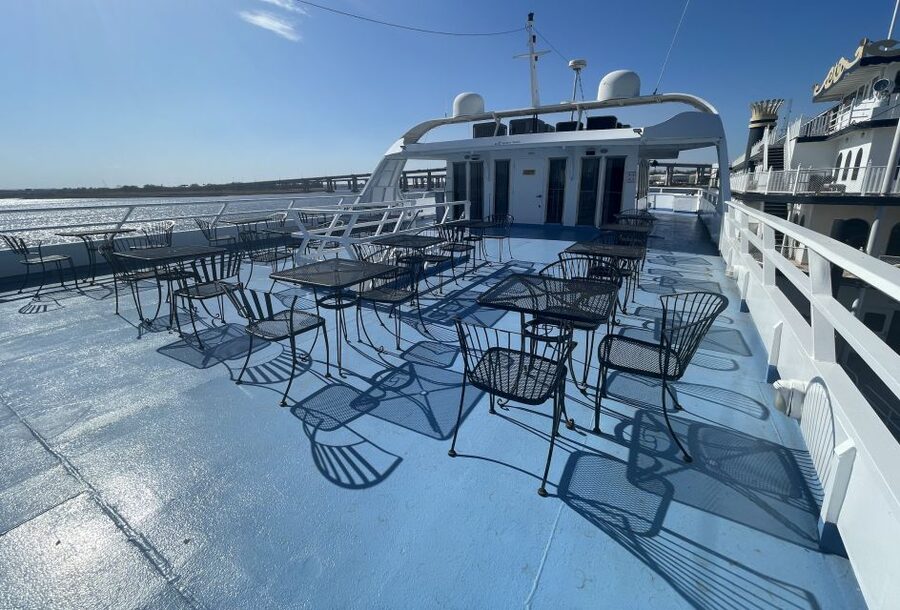 NYC: July 4th Fireworks Party Cruise with BBQ Buffet & Bar - The big deck setup: How the 3-deck experience works