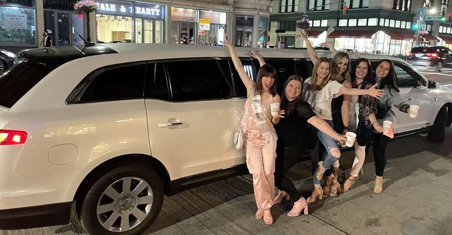 NYC Limousine Tour By Stretch Limo-King And Queen Limo NYC - Price and Value: Is $999 Really Worth It?