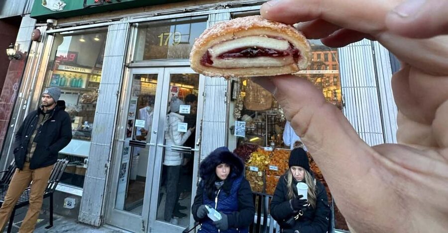 NYC: Lower East Side Walking and Food Tasting Tour - Kossar’s Bagels & Bialys: comfort, with extra street-level flavor