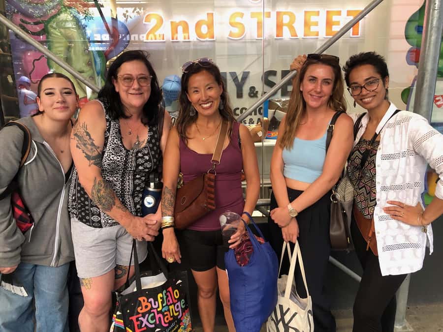 NYC: Manhattan Secondhand Shopping Day Tour - How personal shoppers really change secondhand shopping