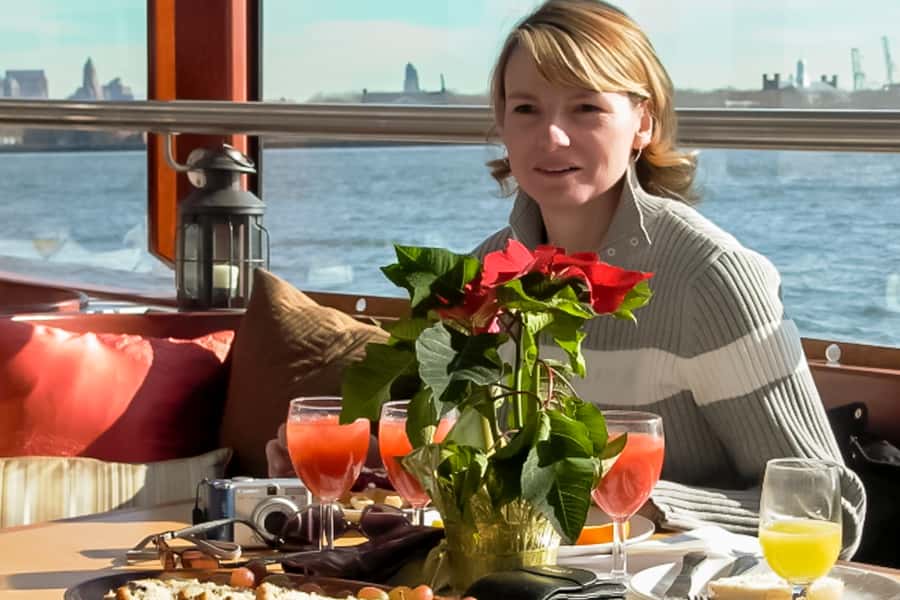 NYC: Manhattan Skyline Brunch Cruise with a Drink - Seating, Weather, and Where You’ll Get the Best Photos