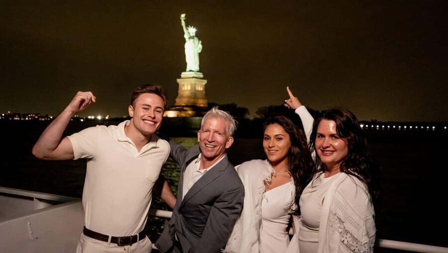 NYC: Manhattan Skyline Dining Cruise - Key points to consider before you go