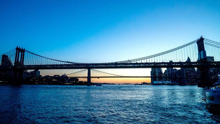 NYC: Manhattan Skyline Dining Cruise - Cash Bar, Champagne, and What You’ll Spend On Top of the Ticket