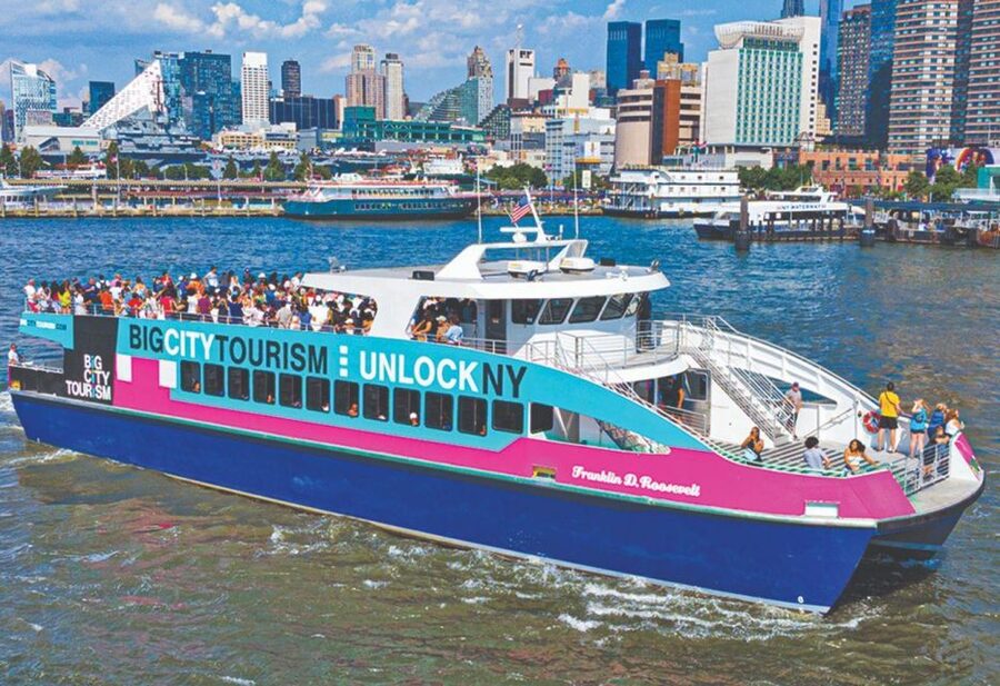 NYC: Manhattan & Statue of Liberty Cruise with Shuttle Bus - Timing your cruise for the skyline: daylight vs evening