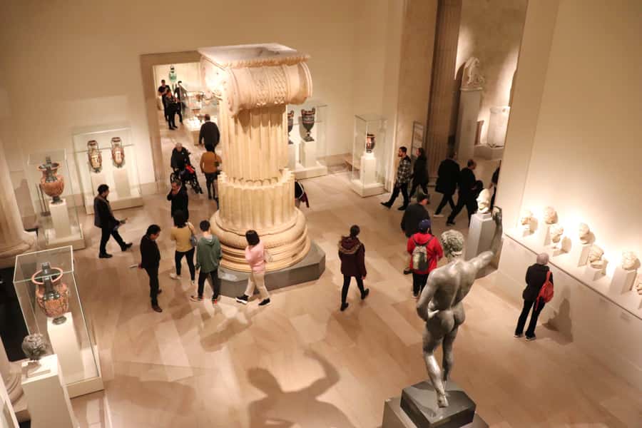 NYC: Metropolitan Museum: "Secrets of the MET" Experience - The American Wing star: Madame X, plus the Washington backstory