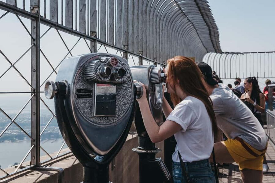 NYC: Midtown, Empire State Building & Top of the Rock Tour - Bryant Park and the New York Public Library Photo Moment