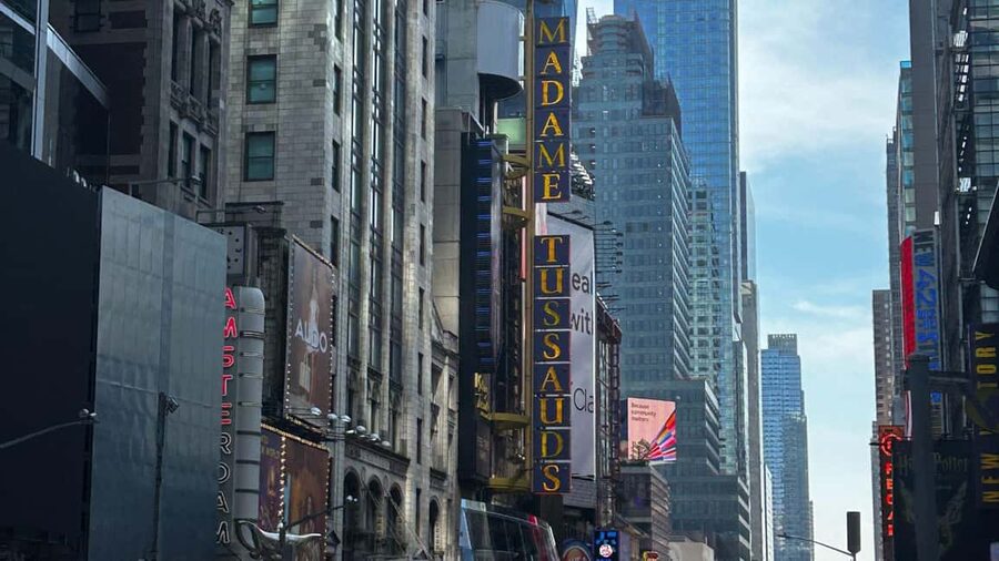 NYC Midtown Manhattan Times Square & Skyscraper Walking Tour - Meeting at the US Army Recruiting Office and setting the tone fast