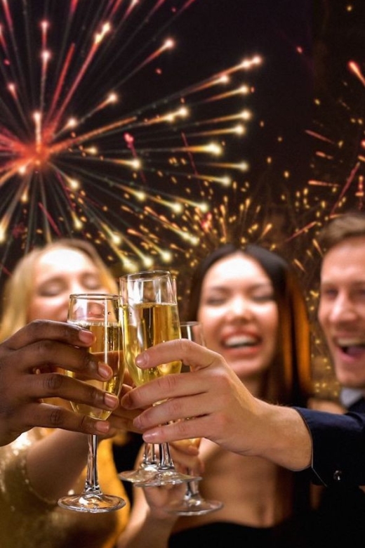 NYC: New Year's Eve Buffet Dinner Fireworks Harbor Cruise - Timing, Meeting Point, and How to Avoid NYE Stress