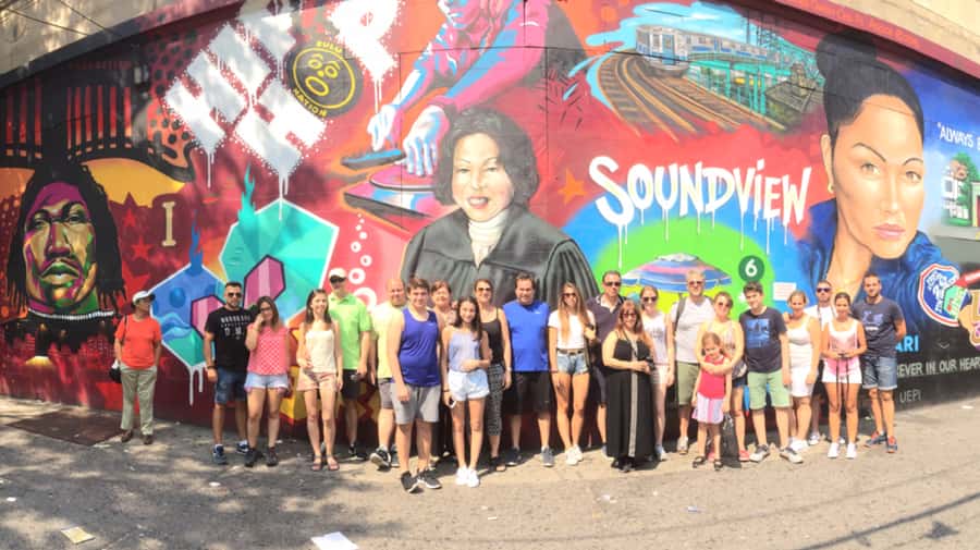 NYC: New York City Contrasts Tour through Harlem, The Bronx, Queens and Brooklyn - Harlem: Cotton Club area, 125th Street, Apollo Theater, and brownstones
