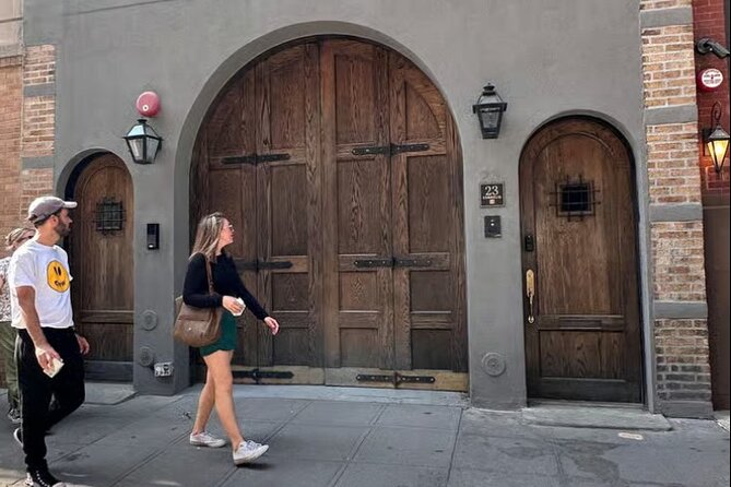 NYC: New York History & Landmarks Guided City Tour by E-Cart - West Village for 15 minutes: iconic streets you’ll recognize later