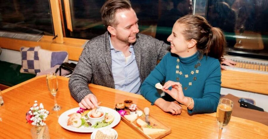 NYC: Night Holiday Lights and Cocoa Cruise - A 90-Minute Holiday Lights Cruise From Chelsea Piers