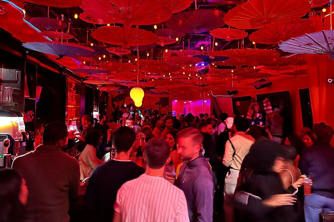 NYC Nightlife Crawl: Bars, Clubs & VIP Entry - Walking Pace: The Good, the Loud, and What to Wear