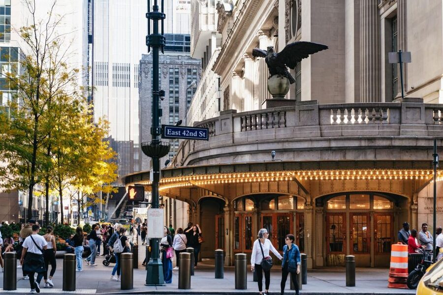 NYC: Official Grand Central Terminal Guided Tour - A Former Movie Theater Turned Wine Store, Plus the Lost-and-Found Glimpse