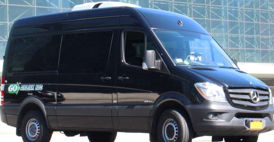 NYC: One-Way Transfer to/from JFK Airport and Manhattan - Entering JFK: Meeting Your Driver at the Welcome Center