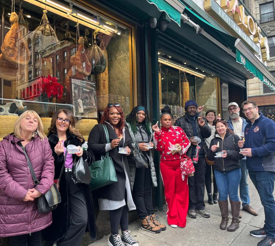 NYC: Original Chinatown and Little Italy Foodie Tour - Chinatown Meets Little Italy: Why This Food Tour Works