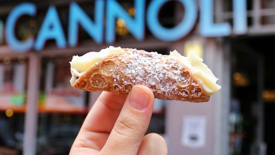 NYC: Private Upper East Side Guided Food Tour - The five-stop lineup: bagels to cookie, no filler