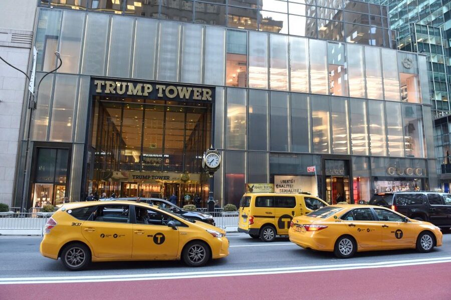 NYC: Private Walking Tour of Donald Trump Buildings - Trump’s First Manhattan Move: The Grand Hyatt (Former Commodore Hotel)