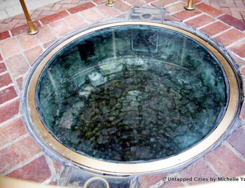 NYC: Remnants of Dutch New Amsterdam Guided Walking Tour - The Bowling Green stop: history you can physically touch