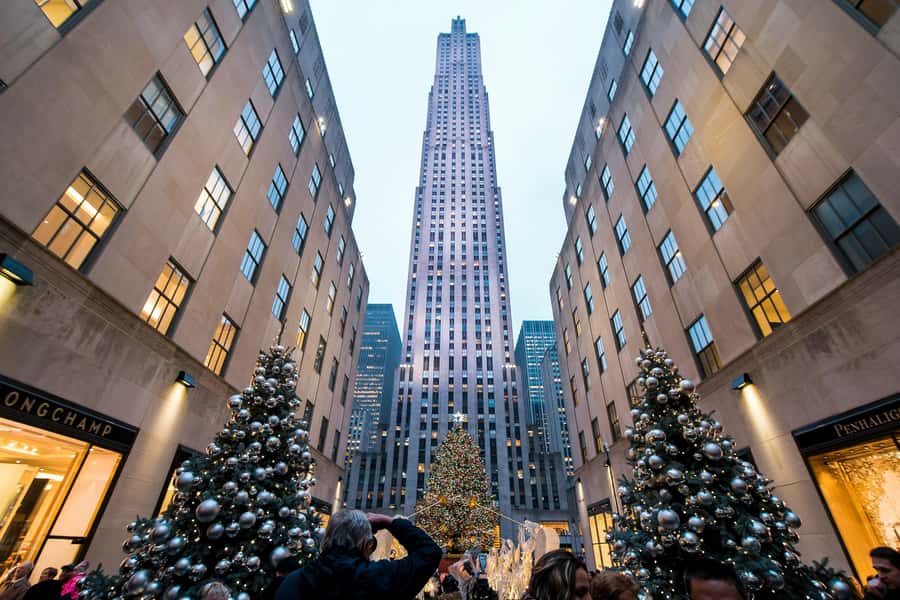 NYC: Rockefeller Center Tour with Optional Top of the Rock - At Atlas: the meeting point and the first 10 minutes matter