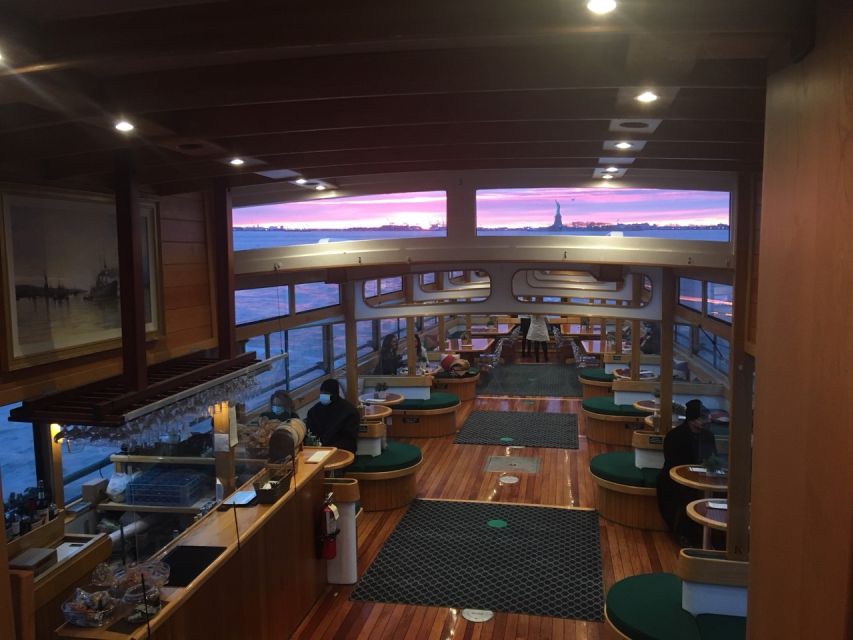 NYC: Romantic Valentine's Day Champagne Cruise - Open Deck vs. Heated Salon: How to Choose Your Spot