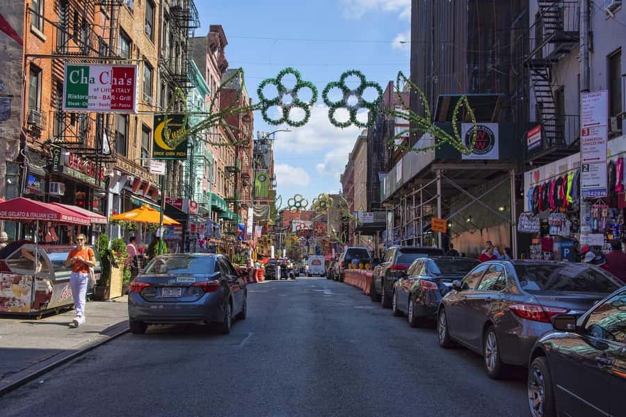NYC: See 30+ Top Sights in One Day - Kids Join Free! - Flatiron Building to Fifth Avenue: The Photo Belt of Manhattan
