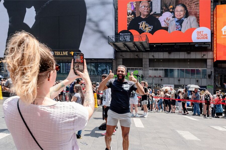 NYC: See Yourself on a Times Square Billboard for 24 Hours - Key things to know before you go