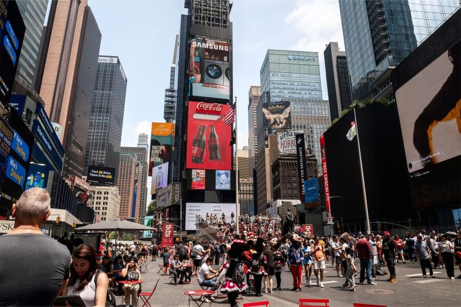 NYC: See Yourself on a Times Square Billboard for 24 Hours - Day-Of Game Plan: Find the Spot Fast and Catch Your Hour