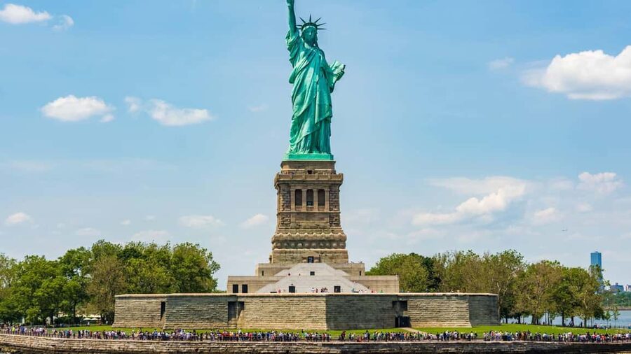 NYC: Sightseeing Harbor Cruise on the Grande Mariner - Governors Island and the Seaport: ship views of NYC’s layers