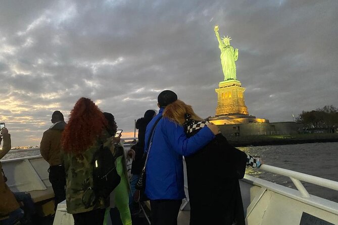 NYC Skyline lights Happy Hour and Cash Bar - Liberty and Ellis Island: the pass you want for real photos
