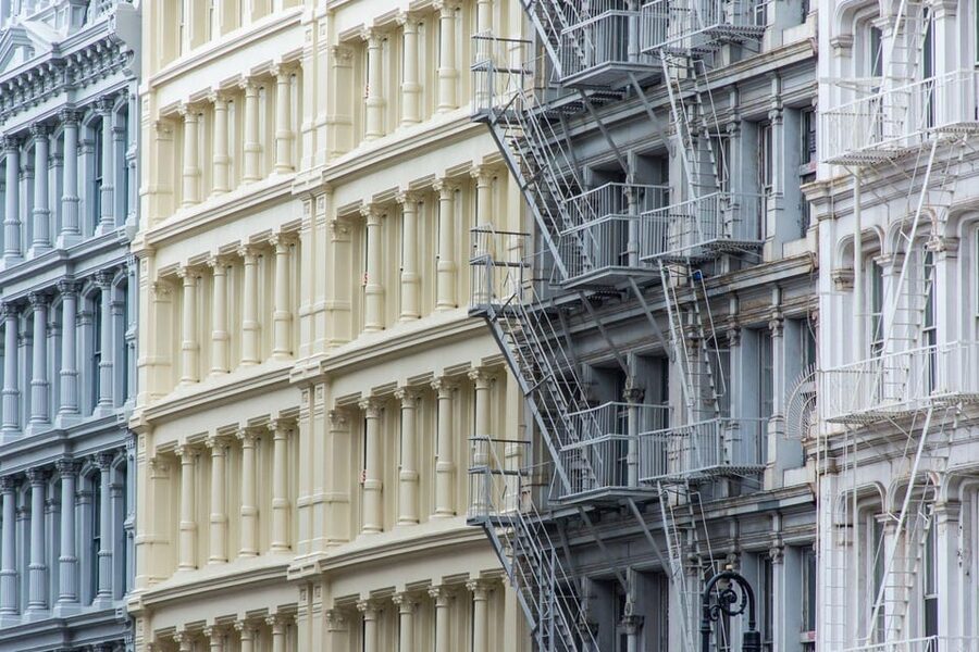 NYC: Soho, Little Italy and Chinatown Guided Walking Tour - Soho’s cast-iron architecture, art galleries, and fashion storefronts