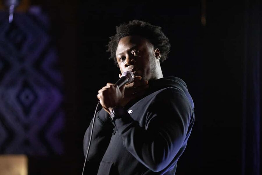 NYC: Stand Up Comedy with Free Round of Mini-Golf - Food and cocktails: what you can add, and how to budget