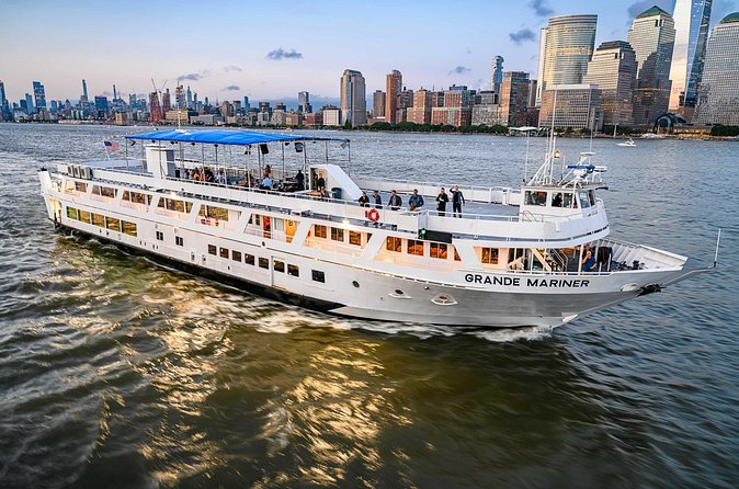 NYC Statue Liberty 90-Minute Sightseeing Cruise - Lower Manhattan orientation: turning landmarks into a story