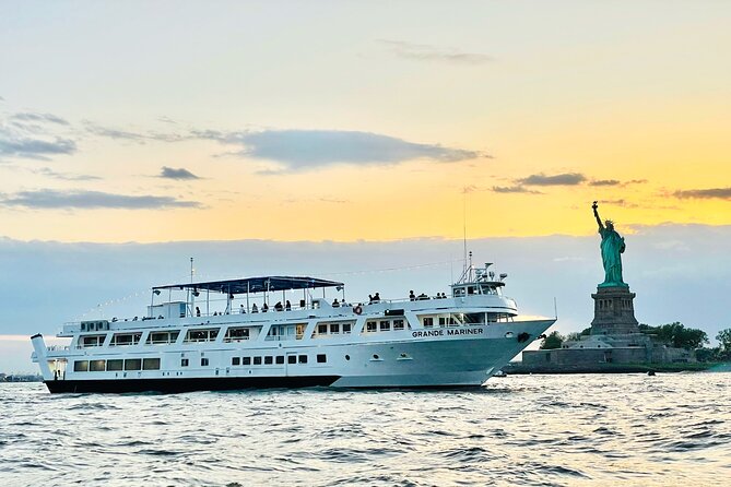 NYC Statue Liberty 90-Minute Sightseeing Cruise - The Statue of Liberty photo stop: how to get your best shot