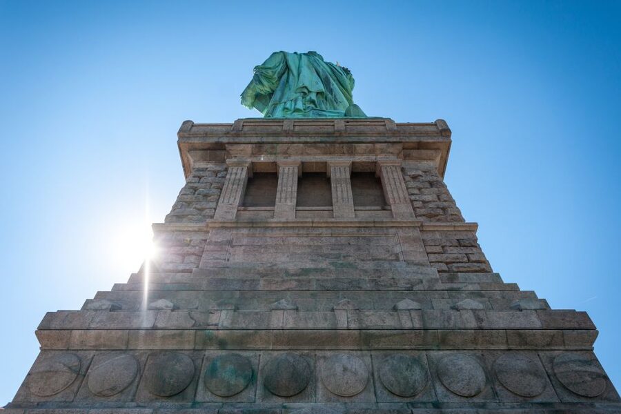 NYC: Statue of Liberty and Ellis Island Tour with Ferry - Meeting at Castle Clinton: The fast start you want in Battery Park