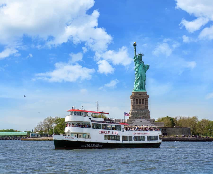 NYC: Statue of Liberty Express Skip-the-Box-Office Cruise - The 50-minute skyline loop: what you’ll see along the way